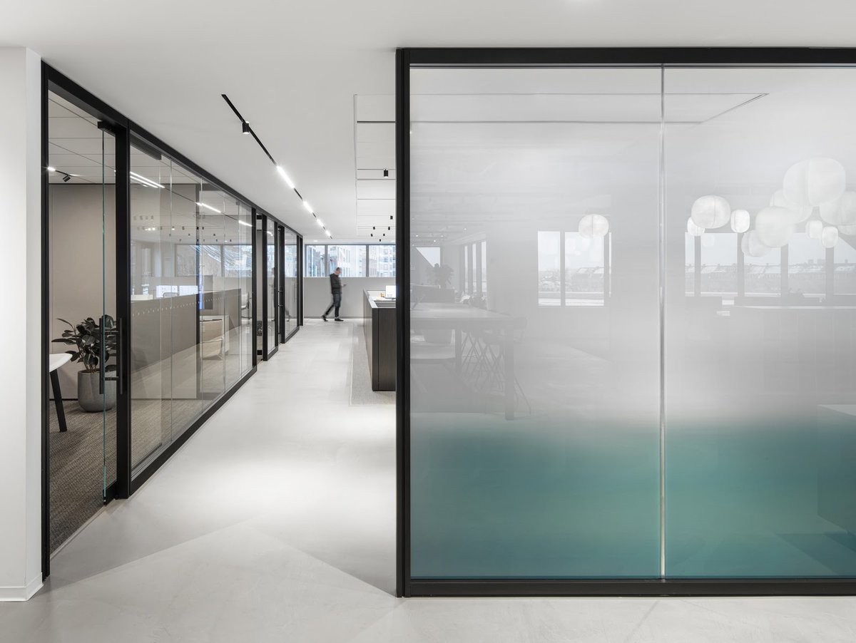 A dynamic work environment means flexible, adaptable solutions are essential to respond to changing needs. Moveable architectural walls offer an easy solution to keep up with the evolution of the office.

Learn more about architectural walls: bit.ly/32Q1XXa