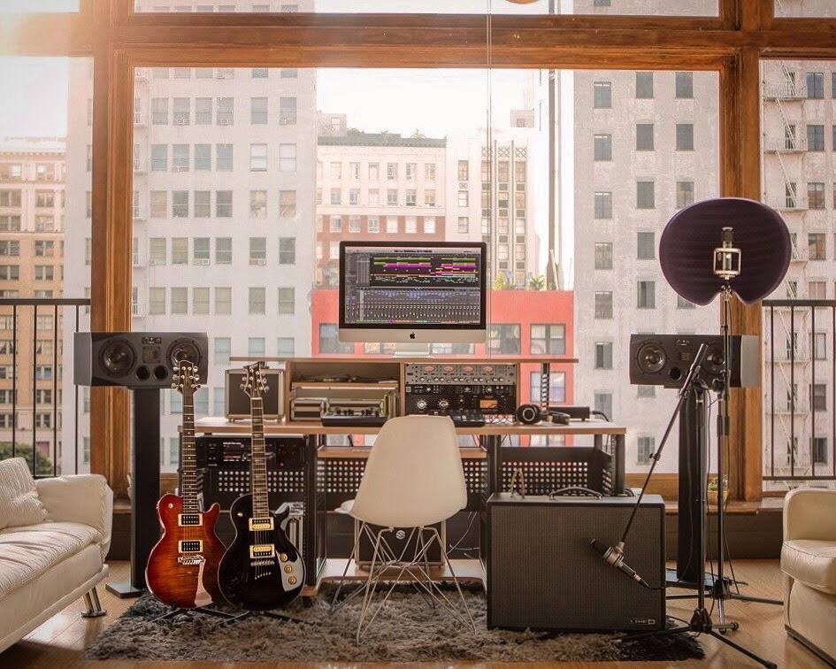 Aston_Mics's tweet photo. Aston Halo - Perfect sound whatever the location
AskAudio - “Halo is the best-sounding microphone reflection filter I’ve ever used!"
Making Music - “…the best all-rounder currently available"
https://t.co/hZPQvjpFHZ
#AstonHalo #ReflectionFilter
📷 Musicians Friend https://t.co/52yTj4eDRY