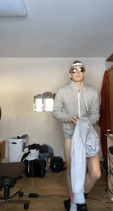 RT if you would do my laundry for me 😅 https://t.co/wRipb22Ynl