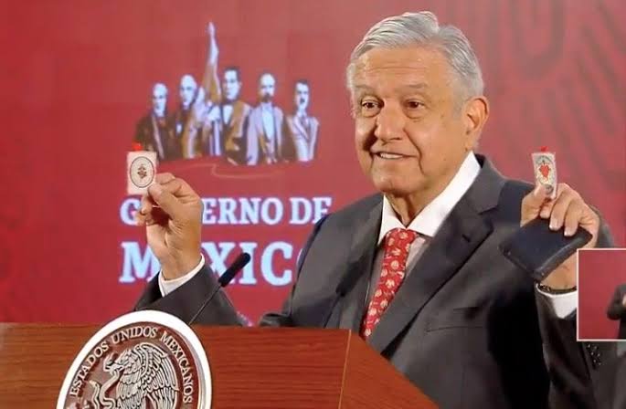 Si nunca estuvo enfermo de Covid, pero tuvo un ataque de otro mal, también está moviendo sus fichas para crear empatía, pero sigue estando en riesgo del otro mal y puede recaer y hasta morir por ello lo que lo desenmascaria, aunque ya no lo viera, toda su imagen se manchará.5/7