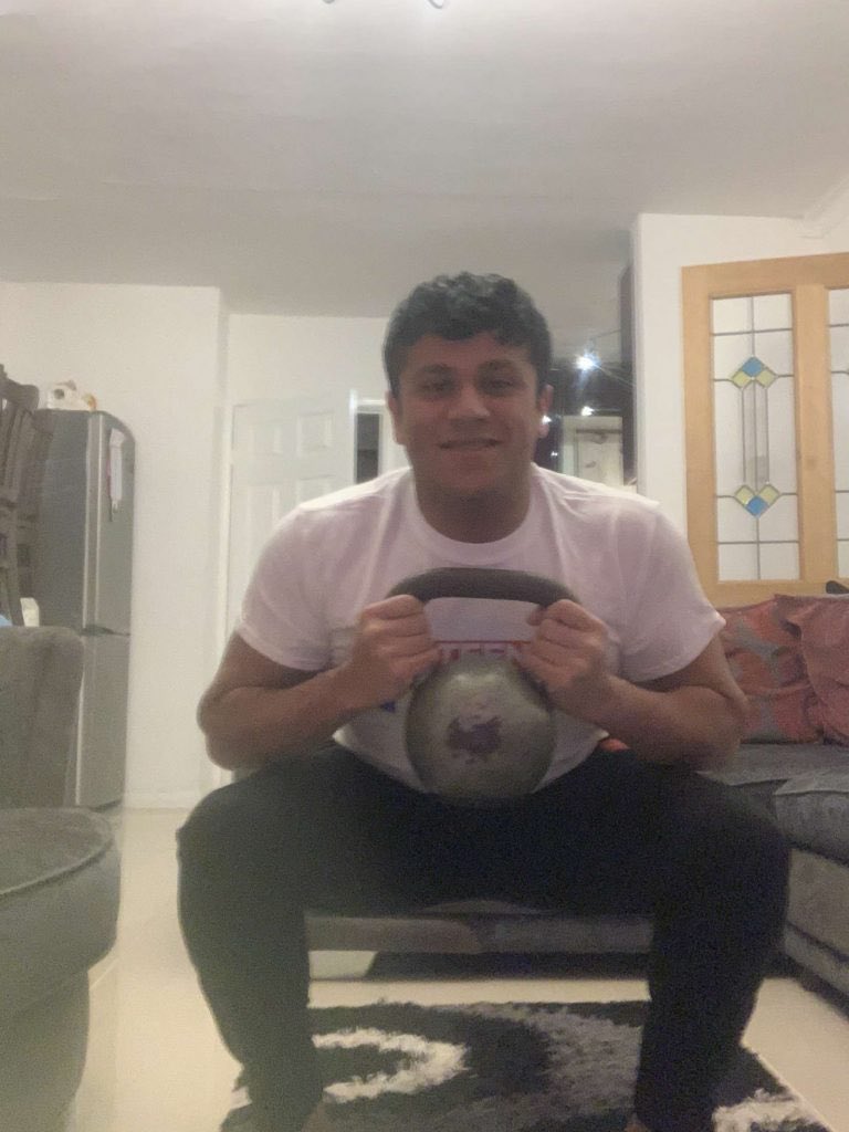 UWE cheerleading and American football teams raise over £1300 for Teenage Cancer Trust! 🏈🙌📣uwejournalismsociety.com/2021/02/05/uwe…