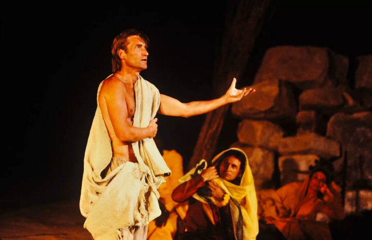 PresseTheatre's tweet photo. Peter Brook - Jean-Claude Carrière : une collaboration unique entre un auteur-adaptateur et un metteur en scène : La conférence des oiseaux - La Tragédie de Carmen - Le Mahabharata entre une dizaine de chefs d'oeuvre du théâtre contemporain https://t.co/i5cZVK95sO