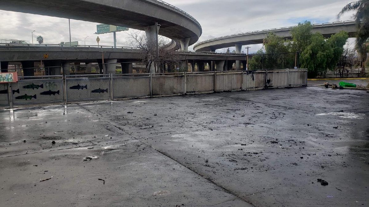 CityofSanJose's tweet photo. Below are before and after photos of a recent BeautifySJ clean up near Woz Way. A fire damaged a homeless encampment. Fortunately, no serious injuries were reported. The City offered shelter to the people who were living at the site. Thank you Irma and the entire BeautifySJ team! https://t.co/Wat41WRjmJ