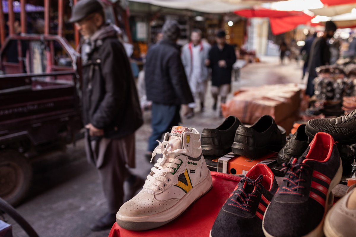 No Afeganistão, uma das marcas dos Talibã é o uso do tênis de cano alto da Cheetah. É uma daquelas marcas de status, que se difundiu entre os membros do grupo, a ponto de outras pessoas evitarem comprar esse modelo, por medo de serem identificados como membros do Talibã.