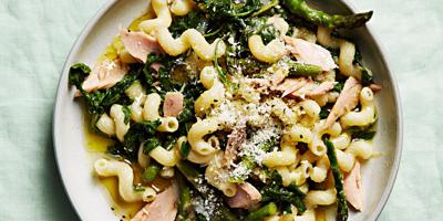 SellWithG's tweet photo. These one-pan pasta recipes are quick, delicious, and they streamline cleanup. Try our original one-pan pasta recipe and all our other delicious options including skillet lasagna, one-pot pasta with broccoli and lemon, skillet shrim https://t.co/h9G53JCiKq https://t.co/IHUX8RA8iC