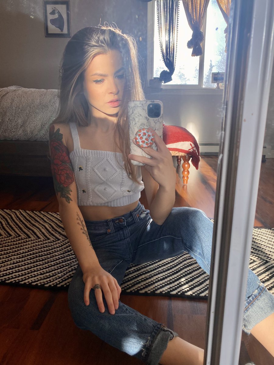 GabrelleGrady's tweet photo. Ahh spicy 🌶 lil thang 🫖 https://t.co/h963e1Bh6R