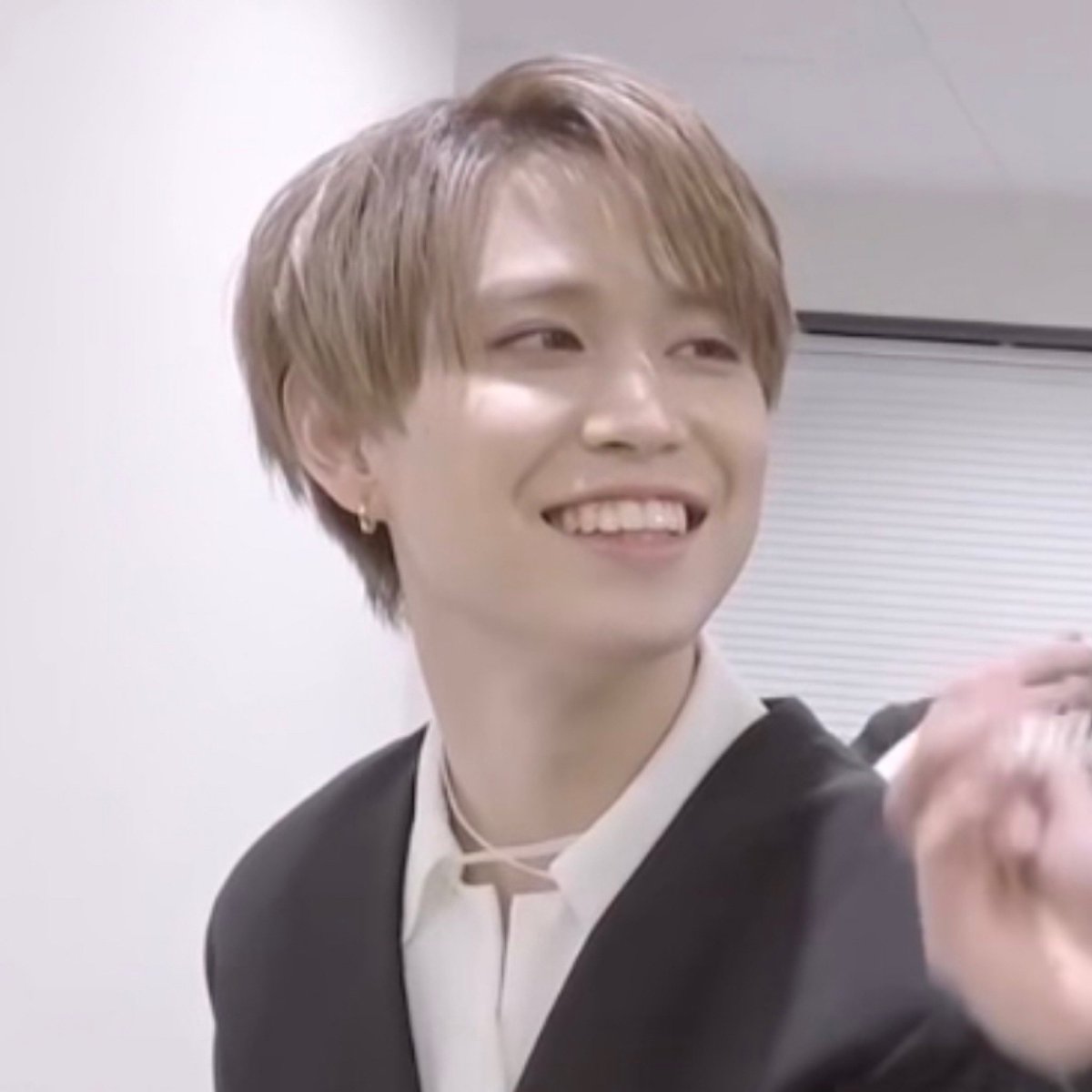 ⤹ a thread of shiroiwa ruki smiles ♡