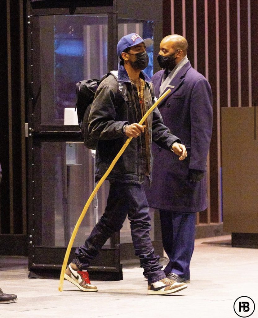 Kyrie costume cheap