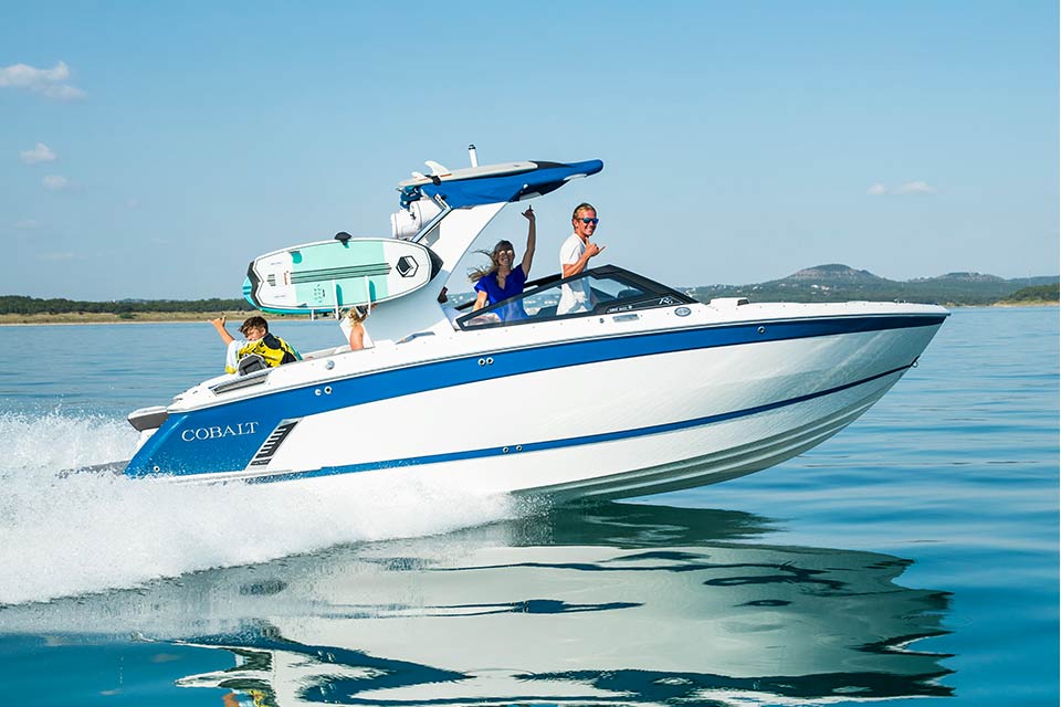 CobaltBoats's tweet photo. The brand new 2021 R6 Surf features the unrivaled @VolvoPentaNA #forwarddrive, which means better bite, acceleration, and speed with reduced noise and exhaust — 📸 brought to you by the killer crew at @alliancewake!  

#onlyacobalt #360degreesoffun @chevrolet https://t.co/demEgiLeh5