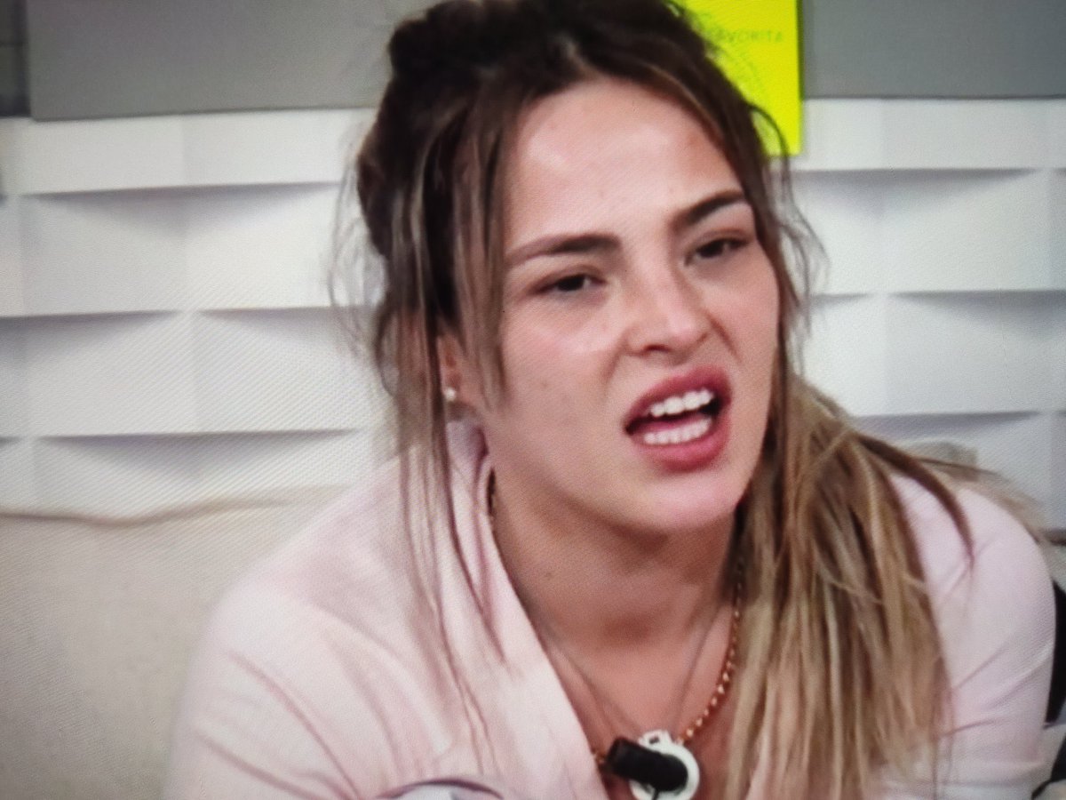 Me encantan las caras de asco de marta 😂😂
#TentacionesDBT3