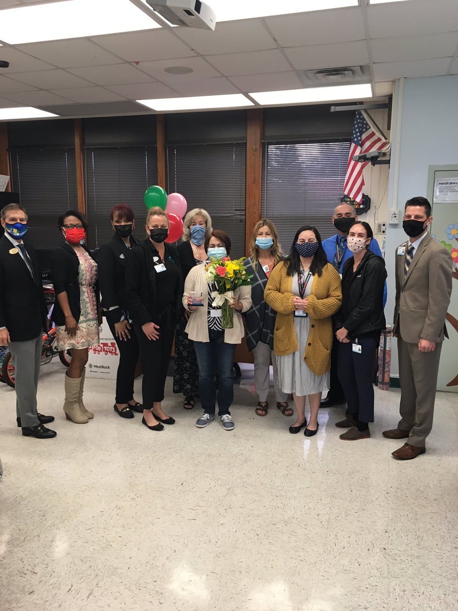 Thanks <a href="/CarlPersis/">Carl Persis</a> <a href="/VCSMigrant/">Migrant Education of Volusia County</a> <a href="/vscavolusia/">Volusia School Counselor Association</a> and the DeLeon Springs Community Association for helping us to continue the celebration of @SaraMon43327623 our <a href="/volusiaschools/">Volusia County Schools</a> Elementary School Counselor of the Year!