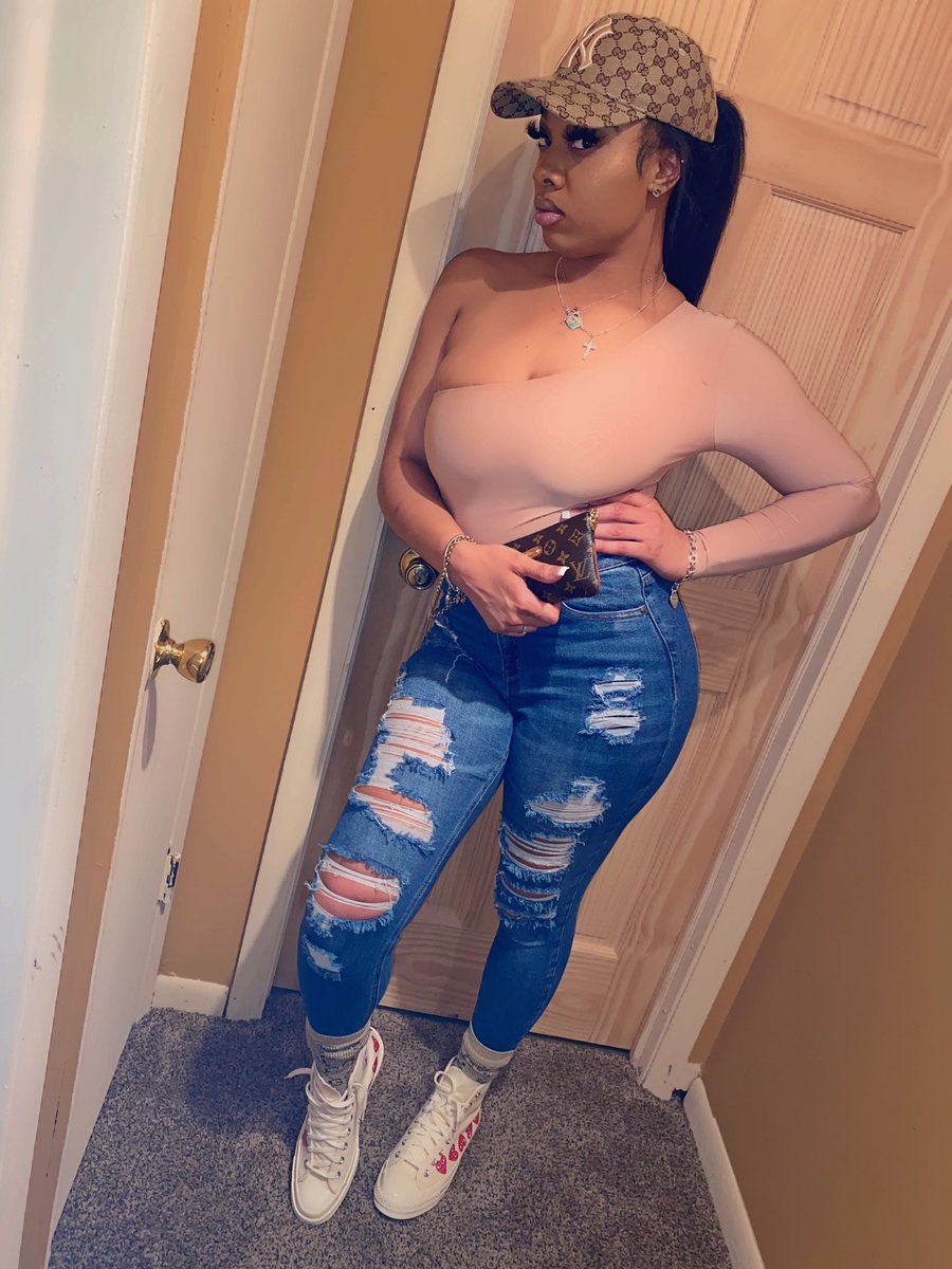 jordinnn__'s tweet photo. chill but still a big deal♥️ https://t.co/e5ka7oZQQE