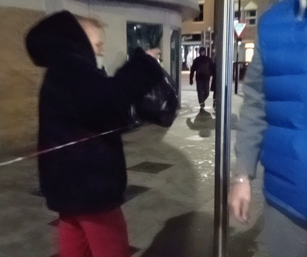 SloughOutreach's tweet photo. Monday evening outreach with the selfless volunteers @NishkamSWAT caring for the most vulnerable in need of hot food and essentials. #StormDarcy #mondayoutreach ❄️🌨️ https://t.co/jHHCodpeLd