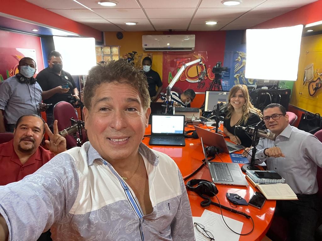 RadioRealidad's tweet photo. En nuestro primer solo debemos decir, GRACIAS!!!!!

Tremendo apoyo que recibimos de todos ustedes. https://t.co/WQrUQEDFot