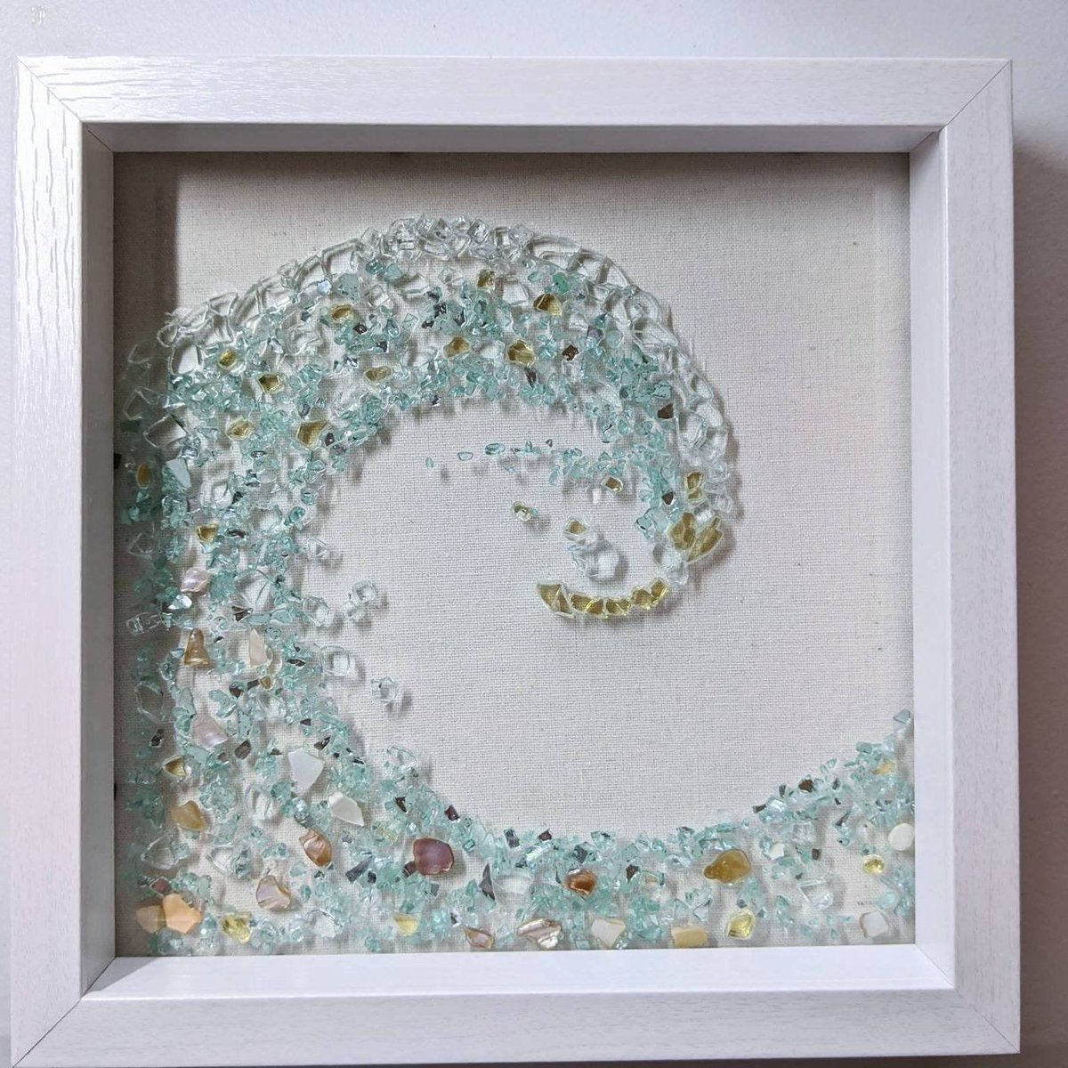 Tipsysailorcre1's tweet photo. We heard your feedback and my newest listing in my #etsy shop is for you. Sleek easy to clean front panel. Crushed Glass Ocean Wave in Shadowbox withcrushed sea shells. Bring a piece of the beach home. #coastaltropical #seashells #greatgift #oceanwave https://t.co/vxliztGVa8 https://t.co/AZAIq4X9lH