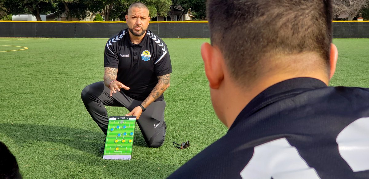 HighDesertELITE's tweet photo. NPSL Coach Luis Luviano preps prospective players for 2021 tryouts during last week's closed session. Open tryouts for the 2021 men's teams are scheduled for Saturday &amp; Sunday, February 20 &amp; 21 in the High Desert. Tell a friend. More info this week. https://t.co/hgjgPie9N0