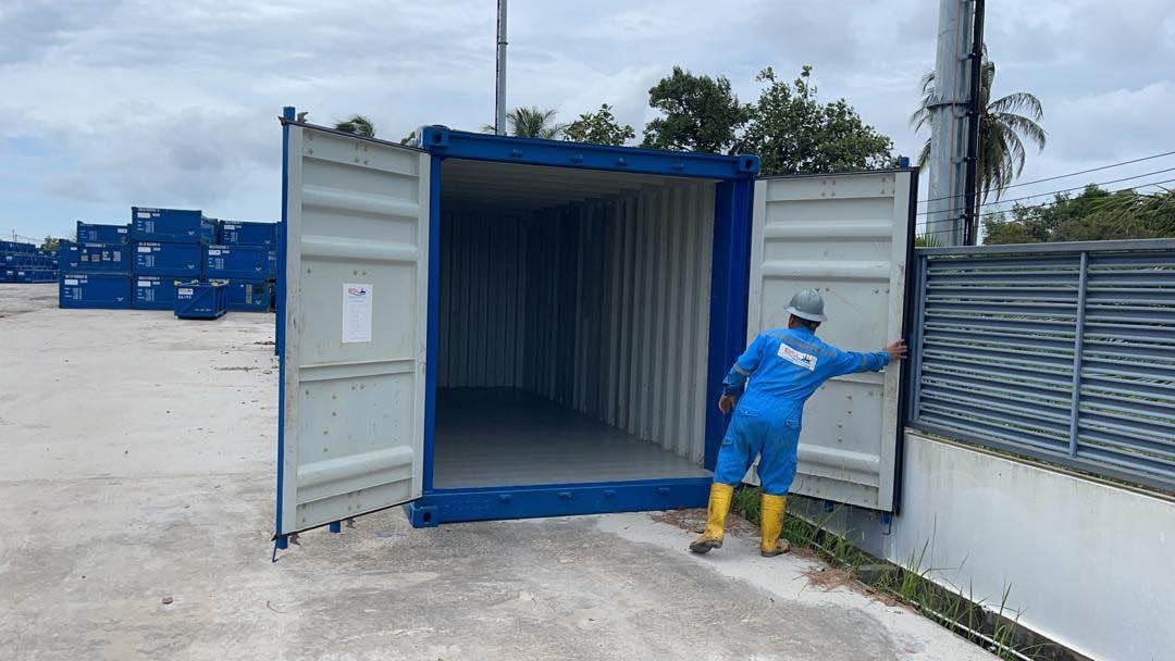 bsloffshore's tweet image. 20&apos; DNV Containers Delivery to Bintulu, Malaysia.  Below is a photo of the New Petronas LNG Train 9 project in Bintulu

#BSL #offshorecontainers