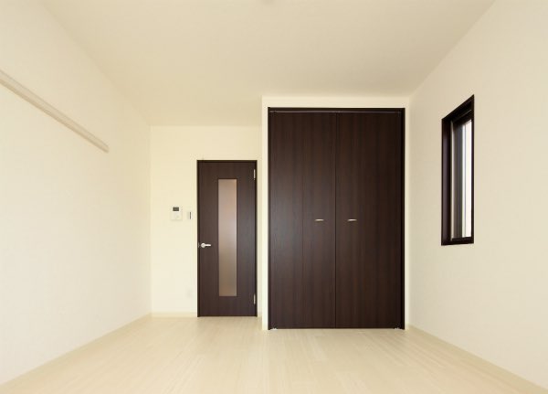 Kyoto_GJHOMES's tweet image. 【衣笠店】
夜も外観の雰囲気が良いハイグレードマンション🌃
全室8帖以上あり、設備も充実です✨

#pureforest 
#立命館大学 #佛教大学
#京都
#一人暮らし　#大学生
#homes #homes衣笠店