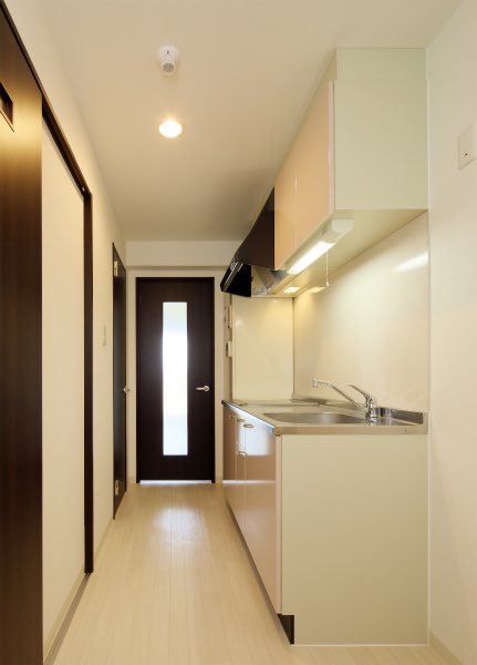 Kyoto_GJHOMES's tweet image. 【衣笠店】
夜も外観の雰囲気が良いハイグレードマンション🌃
全室8帖以上あり、設備も充実です✨

#pureforest 
#立命館大学 #佛教大学
#京都
#一人暮らし　#大学生
#homes #homes衣笠店