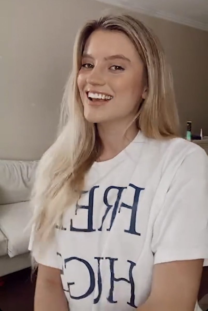 mia and erana sharing clothes is my favourite thing: