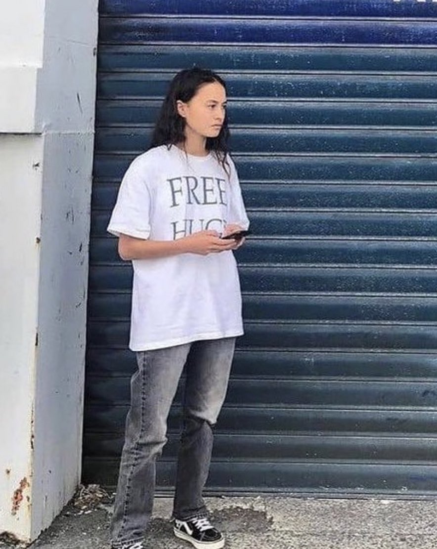 mia and erana sharing clothes is my favourite thing: