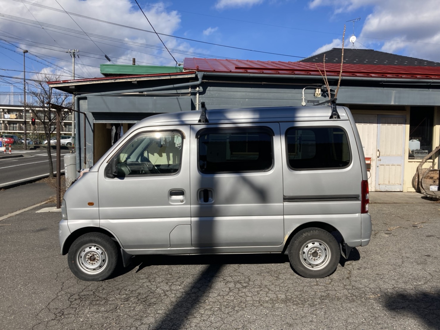 前田斜め 車あります ちょいとヘタっていますがチョイ乗り程度ならまだまだ乗れる軽箱エブリーパートタイム4wdスタッドレスタイヤ付き車検21 4月まで いかがでしょうか 無料で譲りますのでちょうど欲しかったんだという方いらっしゃりましたらご連絡