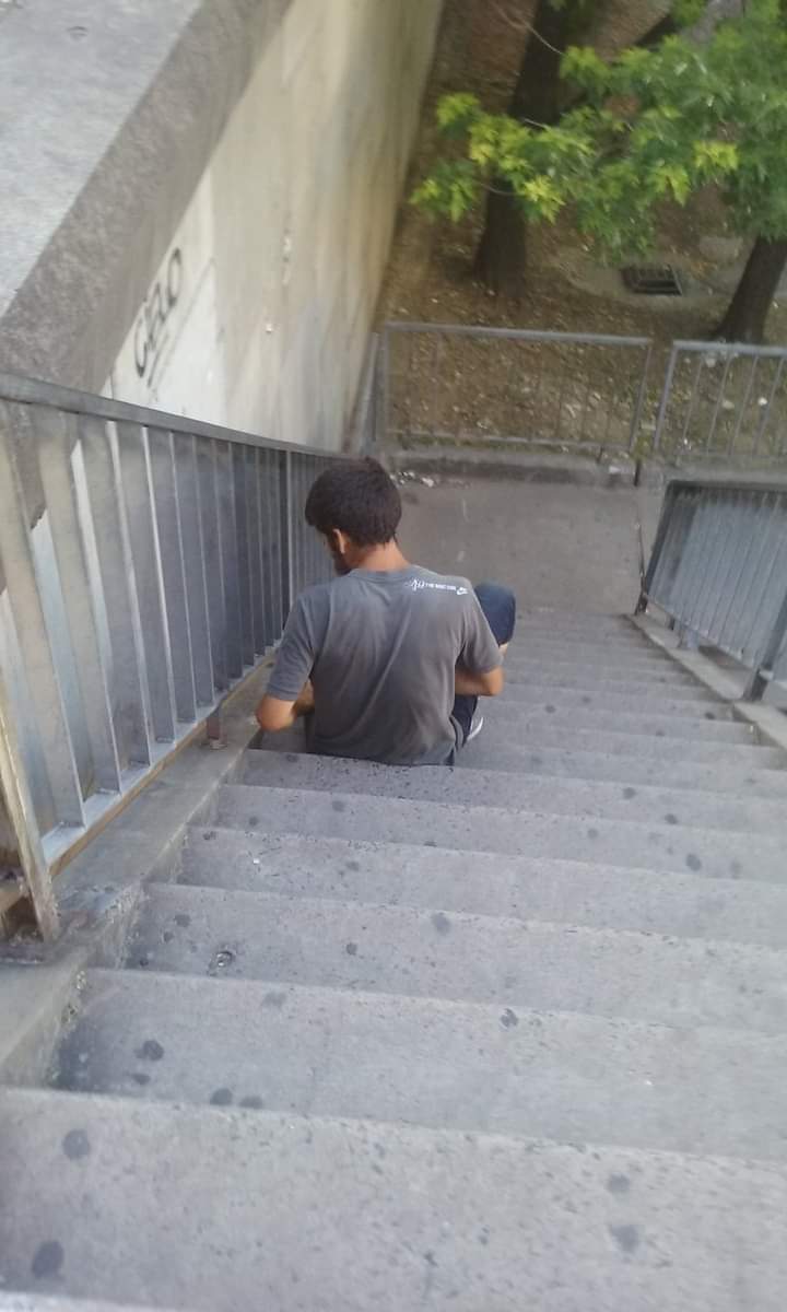 KmilaPicc's tweet photo. ⚠️VICENTE LÓPEZ, Laprida y Blas Parera, hay un tipo masturbandose y acosando mujeres Cristian Andrés Leiva, 30 años, delgado, tez blanca y barba. Suele estar sentado ahí. Ya hay denuncia hecha pero lo liberaron por NO TENER ANTECEDENTES. + https://t.co/ibuc4nIui9