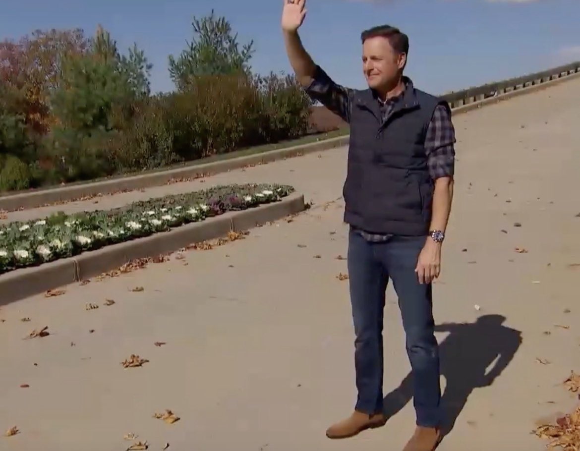theftsentertain's tweet photo. See you soon on The Bachelorette Katie... 
#bachelor #mattjames #thebachelor https://t.co/LiaBmCpB8f