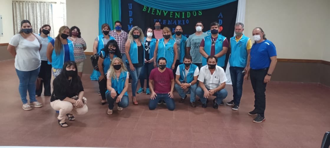 CristinaFretes4's tweet photo. UDPM AD❤️MIS!!Se realizaron reuniones con delegados Departamentales de Capital, Dep. San Ignacio y el Dep. General San Martín. Informando todo lo actuado por CD. Gracias @grillo141 por acompañar 💪🏼 @cjdechat @udpm_misiones @robertoadrian82 @fabianchilipank @GBastarrechea @Marcos4 https://t.co/pwcvRDL1Jd