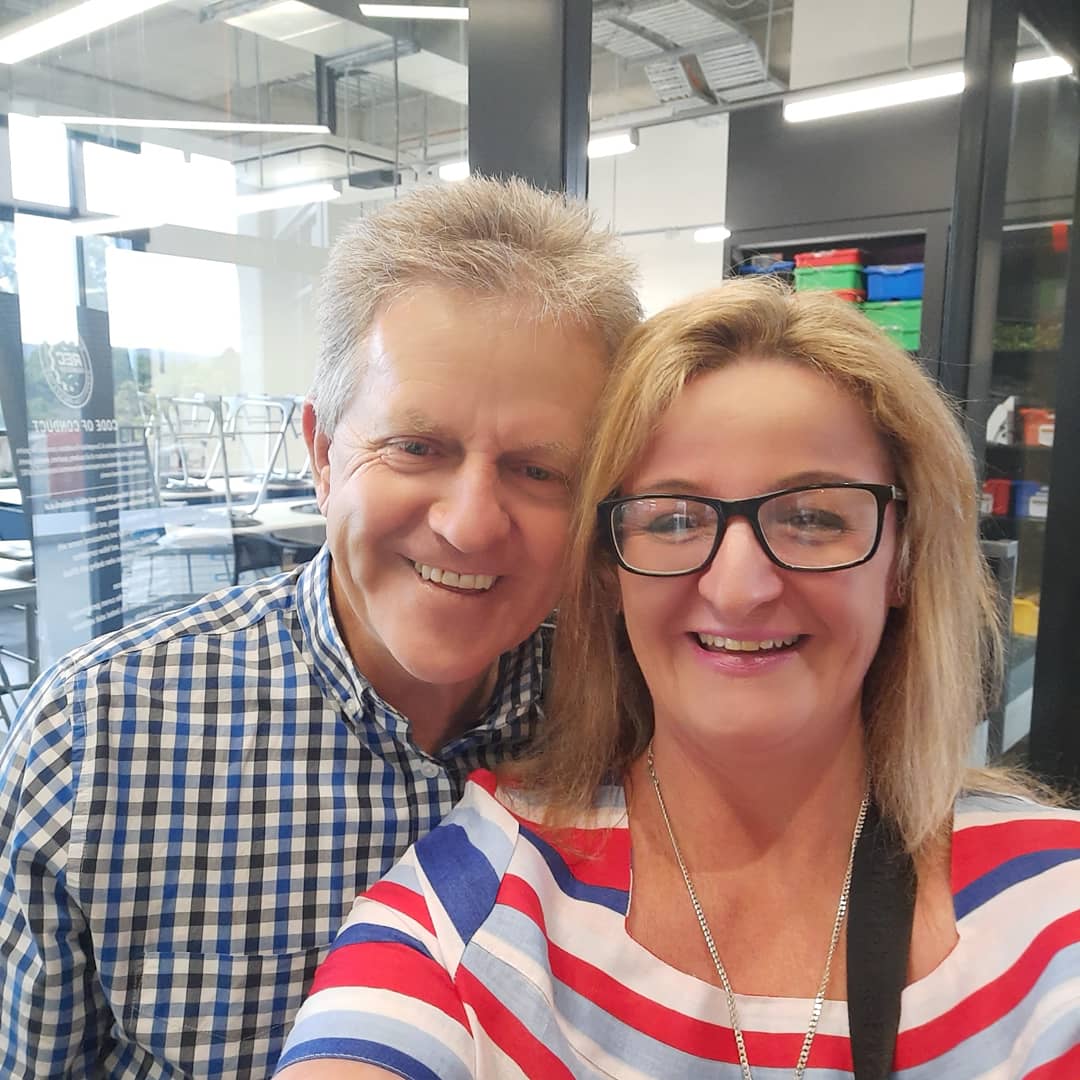 allayne_webster's tweet image. When you do a gig and run into a literary legend. 📚📖👋 Oh hey Phil! 😁
#PhilCummings #southaussie #aussieauthors @TheCBCA legend of the game. #mrniceguy #picturebook superstar ⭐🥰
@PedareCC