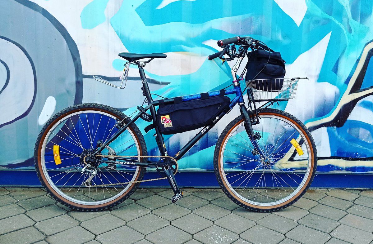 AmirHRDCTrainer's tweet photo. Alhamdulillah, kayuhan pagi ini..
#mtb #mtblifestyle #retromtb #retrobicycle #retro #vintagemtb #vintagebike #vintagebicycle #vintage #commuterbike #hattori #firemole #firemolehattori #basikal #sepeda #kayuh #kayuhan #gowes #Kuantan #Pahang #InderaMahkota #Kaki5 #KotaSAS https://t.co/x1IuAW3f7E