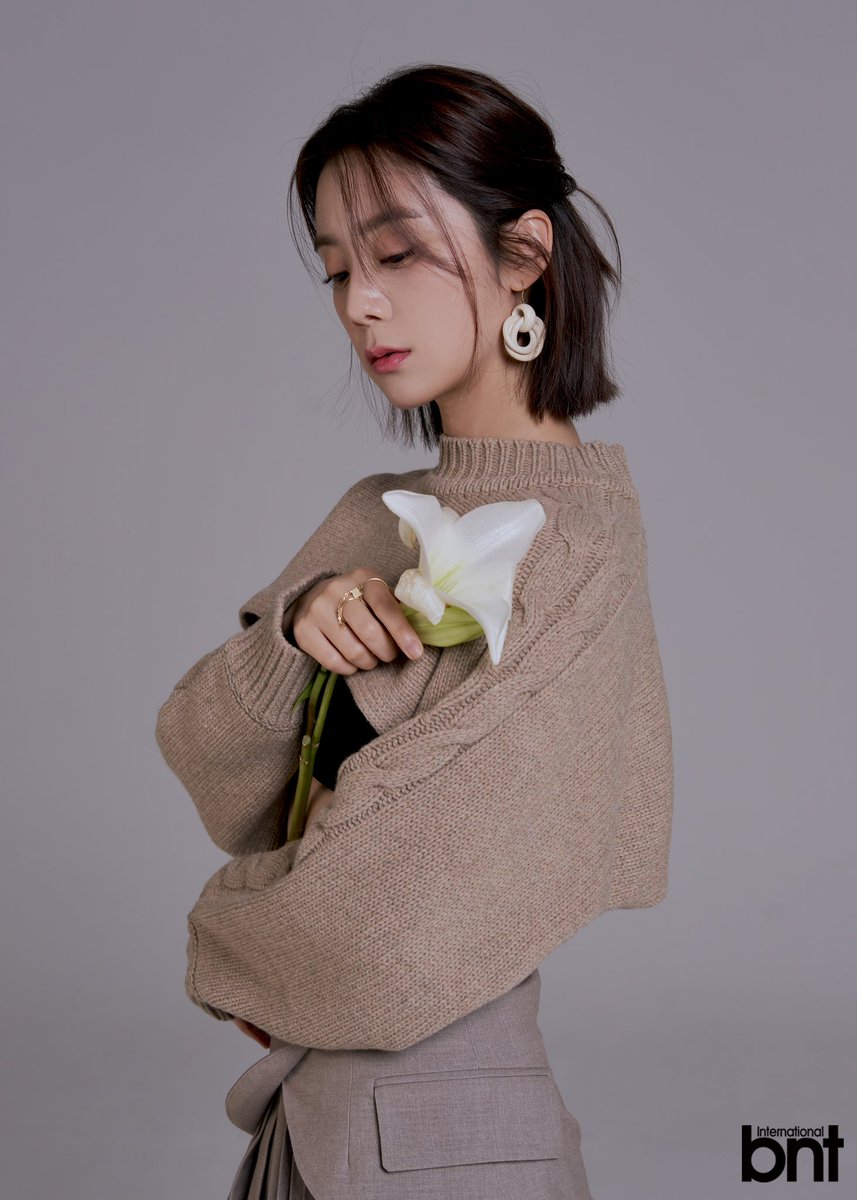 rrrEnt_official's tweet photo. [#HYERIM]📷
BNT 화보 | 혜림 "원더걸스 활동 후 열공 모드…통번역 전공 대학생활 대만족"

https://t.co/cmMdITvopf

#혜림 #우혜림 
#rrr #르엔터테인먼트 https://t.co/lQ0A2acWaz