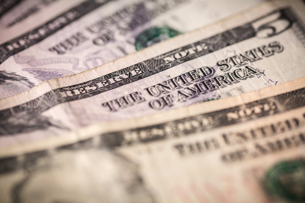 ご馳走がある時は毒が盛られていると疑い、無くなりかけると騒ぎ出すw