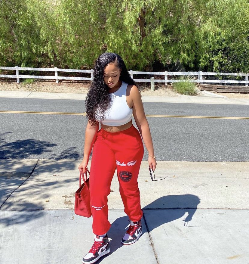 JAZZTAYL0R's tweet photo. Hello to all my Roswell underclassmen and underclassmen only😌🥰. Consider this my re-intro tweet. Quote this with a song from a disney movie that you bump like it’s a billboard number one single & lms for a dm (eventually😘) #ROSWELLTALK #ROSWELLSNAPS #LMSROSWELL https://t.co/ZIWMrGic81