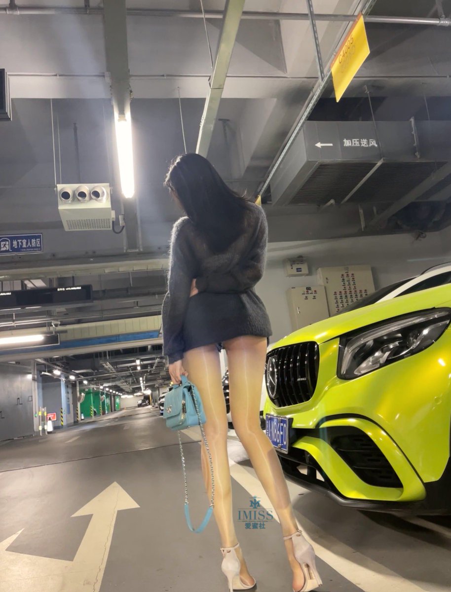 蜜桃臀模特：@fox_sica 
丝袜：@limerencem 极光蜜色无缝档
#丝袜诱惑 #肉丝美腿 #littledirtysecret #大长腿 #丝袜美腿 #丝足 #丝足凉鞋 https://t.co/B3l2tHd5Tx