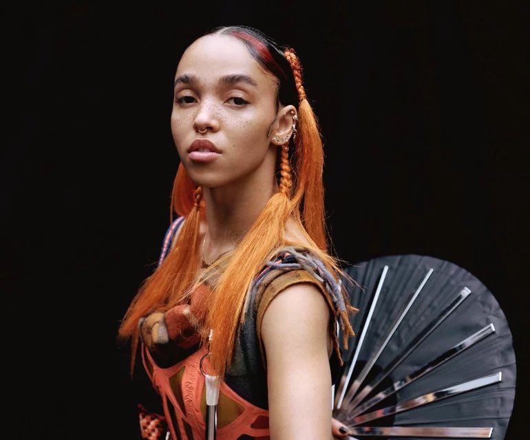 in conclusion, despite there being many MANY other things we could discuss, twigs has proven herself to be a multi-talented and extremely versatile artist in only a couple of years and i suspect she’s only going to get better and better!