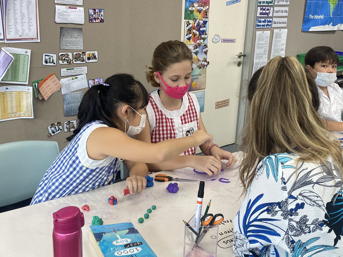 PatanaYear6's tweet photo. Do you understand the role atoms play in electricity? How are electrons involved? What do they do?

Well our Y6 students are finding out. 

#Year6 #Science #STEMeducation #learning #atomictheory https://t.co/m7XvMYNjzQ