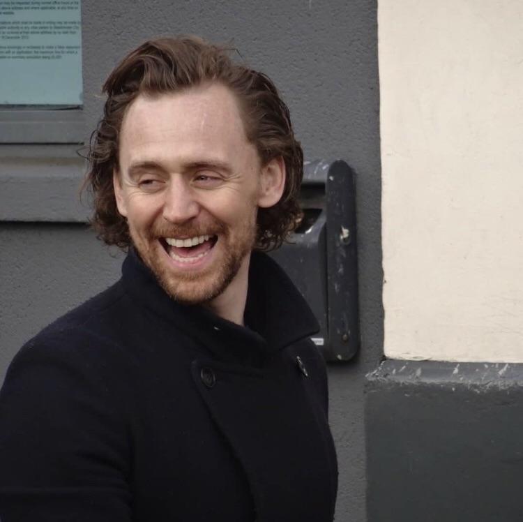 hiddlesxt tweet picture