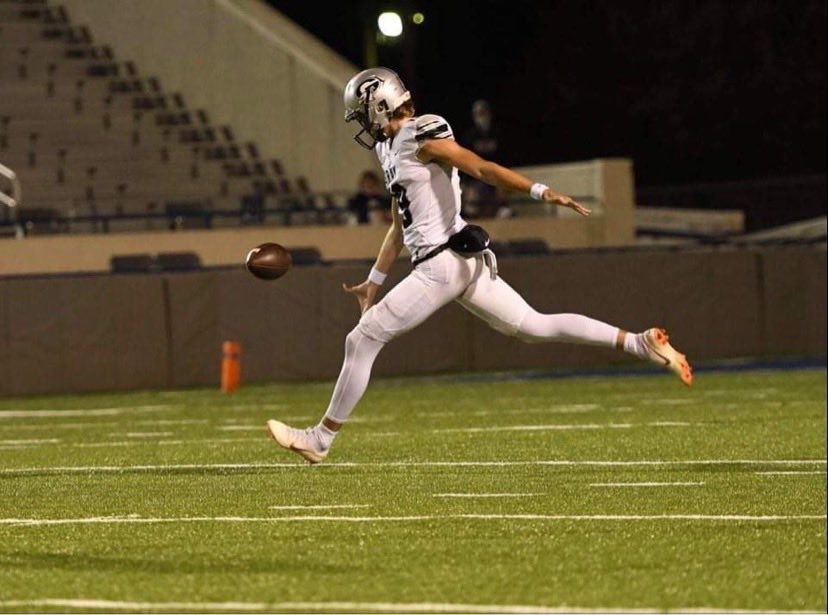 Congratulations 🎉🎈to 2022 
Gray Collegiate Punter/Kicker 
Rivers Teeter on recently being ranked #14 in the Nation in Punting. He was also invited to the Kohl’s National Kicking Camp in Miami where he will compete against the Top 10% of kickers in the country. #WarEagle🦅