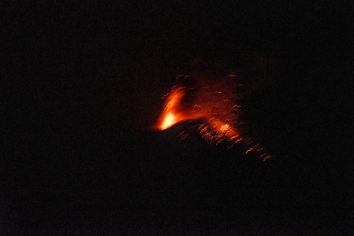 ChetanSanghi's tweet photo. Sharing some more images of Indias only active Volcano Barren islands in #Andamans as on 8th Feb 2021

#AmazingAndamans https://t.co/U3b17spIAN
