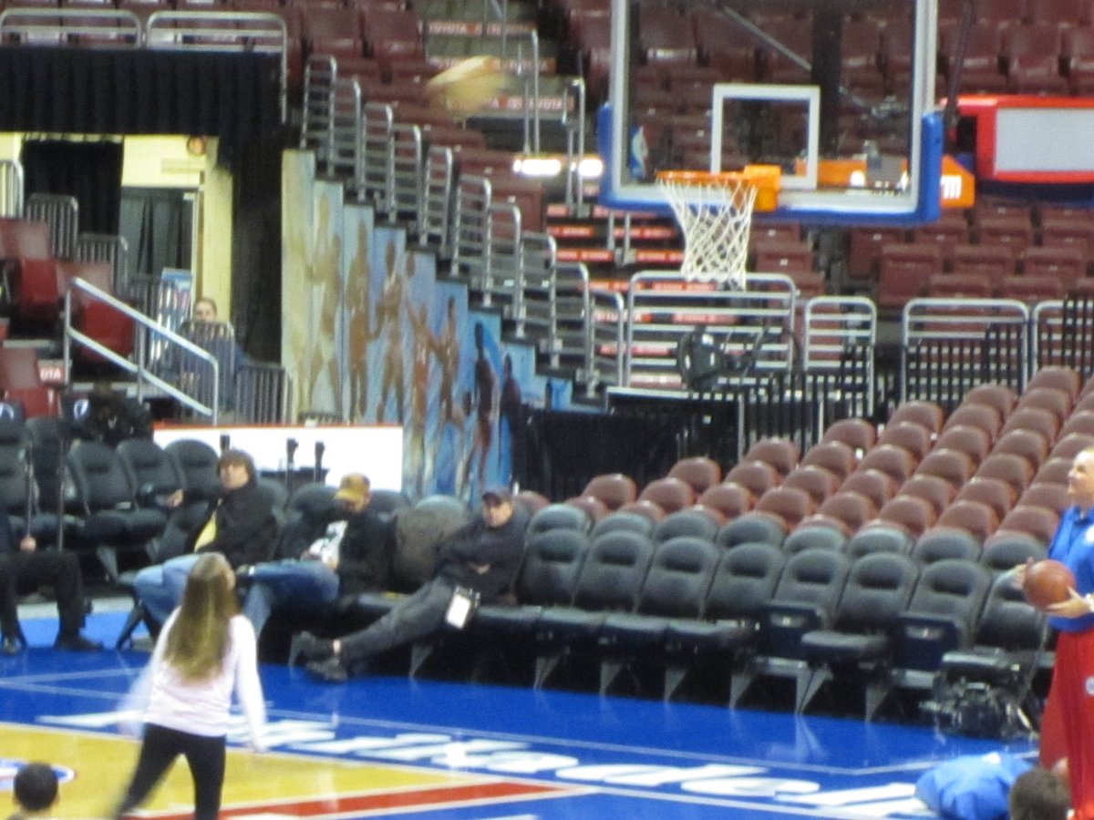 anabberose1's tweet photo. Yo @sixers if you need an extra player just call me up... I’m pretty good (note the form in the photo). #Sixers https://t.co/j48oNUMP7C