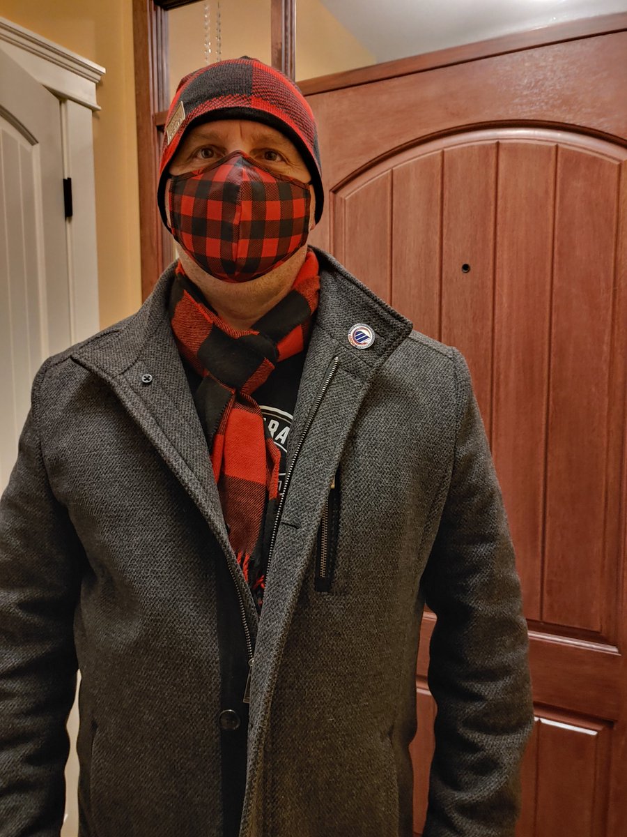 RSchween's tweet photo. If The Weeknd had done the halftime show at The Grey Cup his bandages would need to be Canadian plaid!
#weeknd #truelycanadian #canadianplaid #HalftimeShow2021 https://t.co/wh8mHvjfnZ