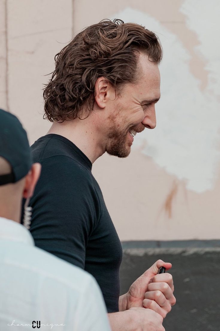hiddlesxt tweet picture