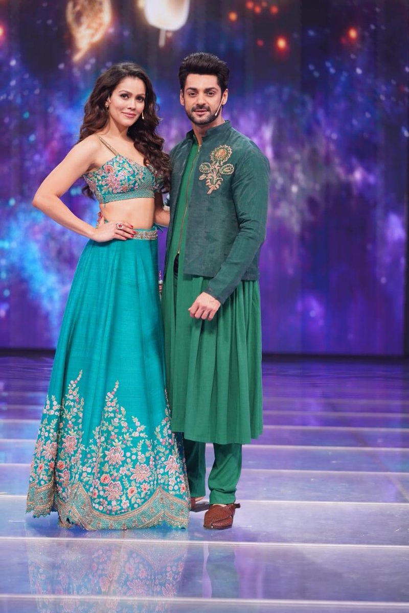 BOIncome's tweet photo. Checkout these pictures of #WaluschaDeSousa along with co-host #KaranWahi from the sets of #IndianProMusicLeague..

@Iamwaluscha @karan009wahi #IPML #IPMLonZee https://t.co/4u5UowEjQr