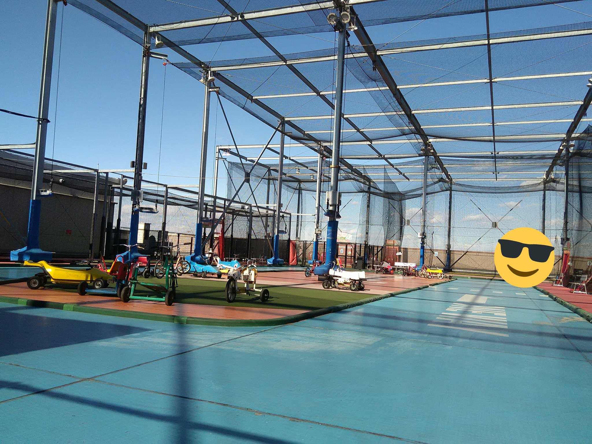 ラウンドワンスタジアムアリオ柏店 本日の天気は晴れです 当店のスポッチャは屋外設置アイテムもあるので 冷たい風と暖かい日差しどちらも感じられます 人気のあるサーキットが今なら遊び放題 みんなで自転車乗り回しましょう