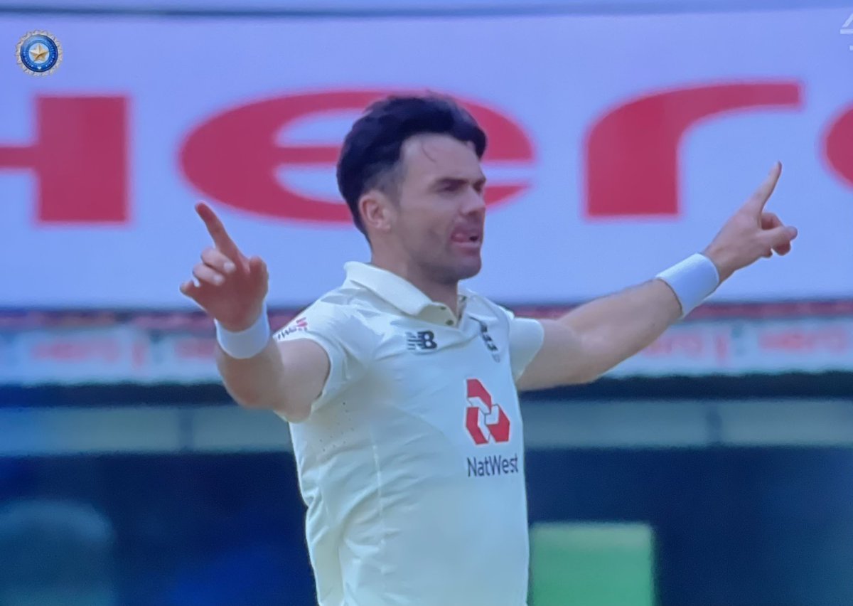piersmorgan's tweet photo. That’s why he’s the England bowling 🐐.. one of the best overs in Test cricket history. 
Take a bow @jimmy9 - take a bloody bow. Magnificent. 👏👏 https://t.co/ulskpePNSQ