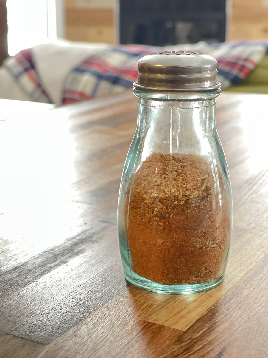 designthatrocks's tweet photo. Did you know that Rub That Rocks makes a great seasoning table side? Try it on your favorite veggies, potatoes, eggs - anything can rock!

Shake me, shake it, don't break it baby! https://t.co/aQIpn62uKS🔥🤘🔥

Grill + Smoke + Bake + Rock!

#rubthatrocks #designthatrocks https://t.co/JkKY7TuZDl
