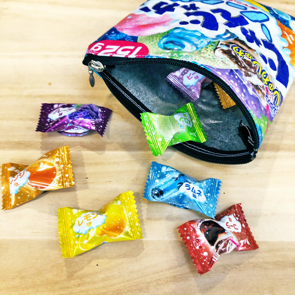 73 ハンドメイド作家の母にp Mewが配ってたじゃんじゃかソーダのポーチ作ってもらった めっちゃ可愛い Mewsuppasit T Co L5eqsyns7o