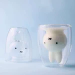 牛乳を注ぐとミッフィーが現れる!？逆さまで登場するミッフィーのグラスに注目!