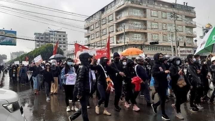 PULU31977890's tweet photo. PEOPLE WANT TO GET BACK DEMOCRACY & DASSK GOVERNMENT #WhatHappeningInMyanmar #RepectOurVotes #RejectMilitaryCoup #AungSanSuuKyi_government #SaveMyanmarPresident #FightForDemocracyMyanmar #HearTheVoiceOfMyanmar #AungSanSuKyi_government https://t.co/645lC42oMK